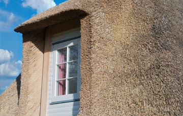 Throapham thatch roof disadvantages